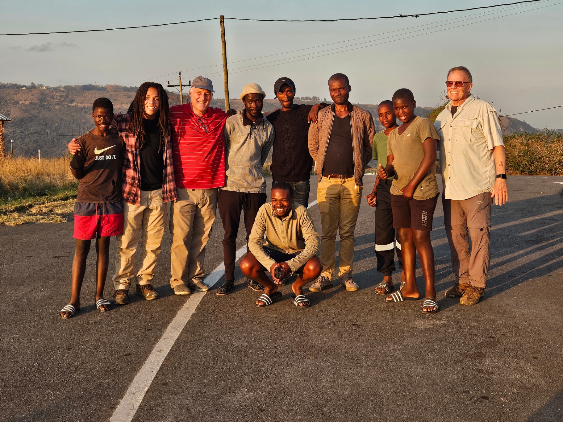 The Ntshongweni team and visiting friends together at the end of a workday